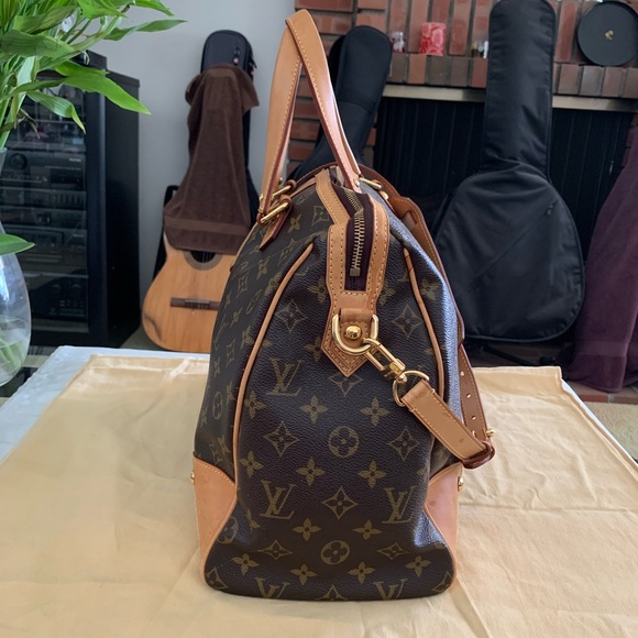 LOUIS VUITTON Monogram Canvas Retiro GM Bag - Picture 4 of 16